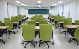 Lecture Room (S) [image1]