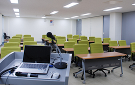 Lecture Room (S) [image2]